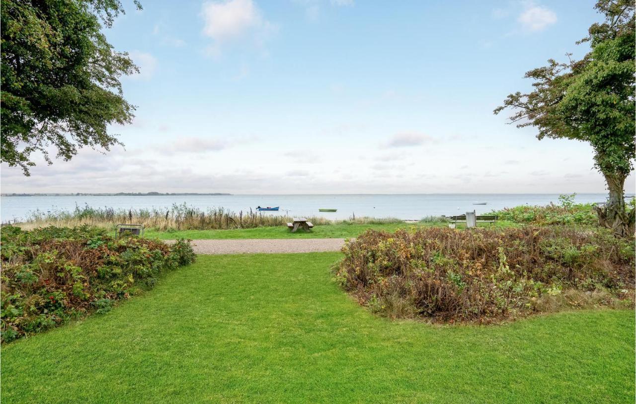 Beach Front Home In Sjolund With Kitchen Luaran gambar