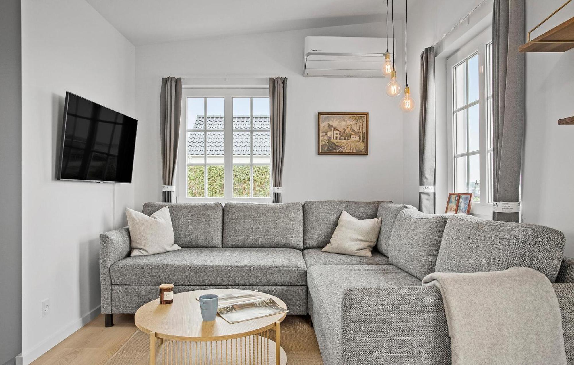 Beach Front Home In Sjolund With Kitchen Luaran gambar